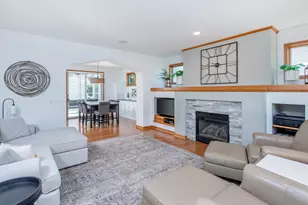814 New Century Blvd S, Maplewood, MN 55119 - Photo 2