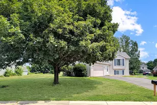 817 Daniel Dr, Belle Plaine, MN 56011 - Photo 2