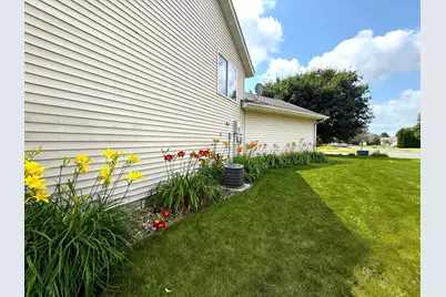 817 Daniel Drive, Belle Plaine, MN 56011 - Photo 18