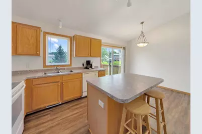 817 Daniel Drive, Belle Plaine, MN 56011 - Photo 8