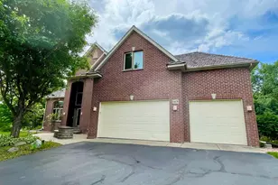 4470 Garland Ln N, Plymouth, MN 55446 - Photo 2