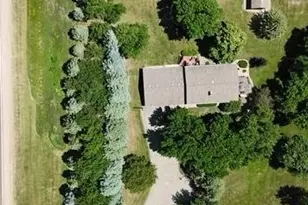 3155 Matthew Dr, Windom, MN 56101 - Photo 2