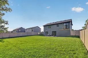 419 Skogen Dr, Kenyon, MN 55946 - Photo 6