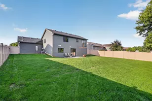 419 Skogen Dr, Kenyon, MN 55946 - Photo 4
