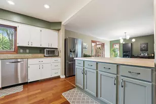 8601 Chalet Rd, Bloomington, MN 55438 - Photo 12