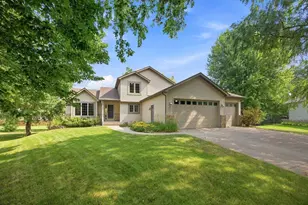 365 Linda Cir, Lino Lakes, MN 55014 - Photo 2