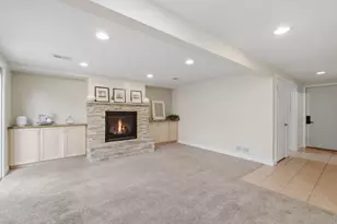 4250 Thornhill Ln, Vadnais Heights, MN 55127 - Photo 20