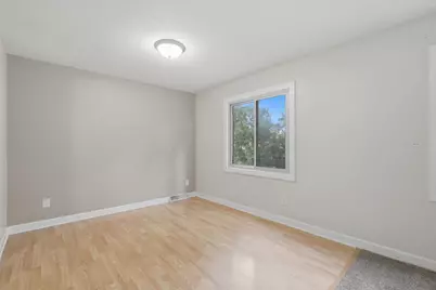 4250 Thornhill Lane, Vadnais Heights, MN 55127 - Photo 8