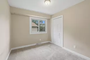 4250 Thornhill Ln, Vadnais Heights, MN 55127 - Photo 12