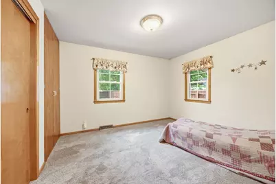 546 Erie Street SE, Hutchinson, MN 55350 - Photo 10