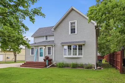 546 Erie Street SE, Hutchinson, MN 55350 - Photo 2