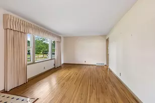 7105 W 23rd St, Saint Louis Park, MN 55426 - Photo 4