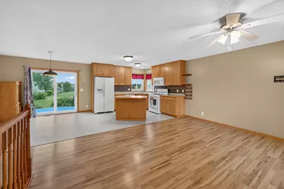 806 Marion Street SE, Isanti, MN 55040 - Photo 8