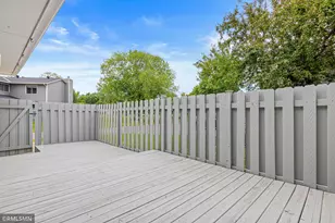 7654 Dunmore Rd, Woodbury, MN 55125 - Photo 32