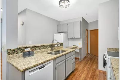 8419 Cortland Road, Eden Prairie, MN 55344 - Photo 10