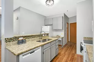 8419 Cortland Rd, Eden Prairie, MN 55344 - Photo 10