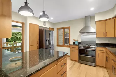 1648 Hillcrest Avenue, Saint Paul, MN 55116 - Photo 2