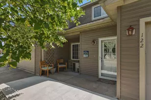 122 Taylor Ave, River Falls, WI 54022 - Photo 4