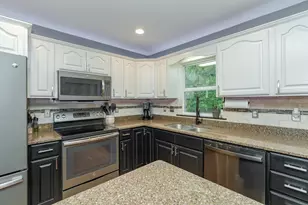 1008 Southern Woods Pl SW, Rochester, MN 55902 - Photo 4