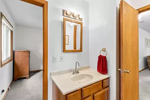 1390 Rainier Ln, Eagan, MN 55121 - Photo 14