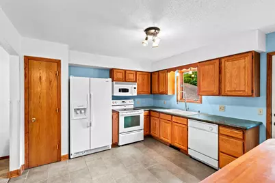 1390 Rainier Lane, Eagan, MN 55121 - Photo 8