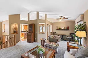 893 Marnie Cir S, Maplewood, MN 55119 - Photo 8