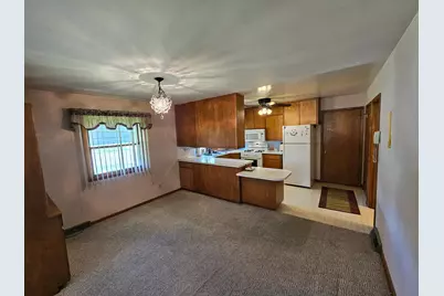 507 S Elm Street, Lamberton, MN 56152 - Photo 6