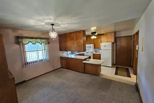 507 S Elm St, Lamberton, MN 56152 - Photo 6