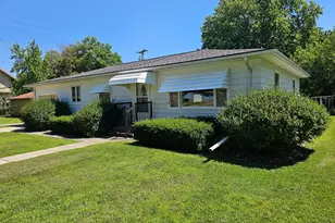 507 S Elm St, Lamberton, MN 56152 - Photo 2