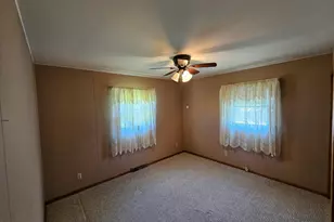 507 S Elm St, Lamberton, MN 56152 - Photo 12