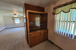 507 S Elm St, Lamberton, MN 56152 - Photo 8
