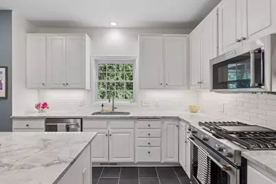 2710 Itasca Avenue S, Saint Mary's Point, MN 55043 - Photo 2