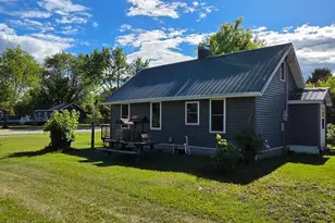 810 9th St, International Falls, MN 56649 - Photo 2