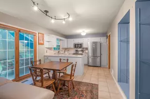 8133 Curtis Ln, Eden Prairie, MN 55347 - Photo 10