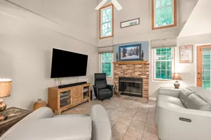 8133 Curtis Ln, Eden Prairie, MN 55347 - Photo 8