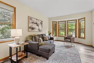 547 Abbey Way, Mendota Heights, MN 55120 - Photo 8