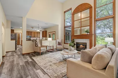 547 Abbey Way, Mendota Heights, MN 55120 - Photo 2