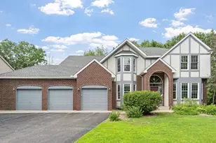 547 Abbey Way, Mendota Heights, MN 55120 - Photo 1