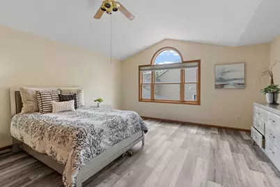 547 Abbey Way, Mendota Heights, MN 55120 - Photo 32