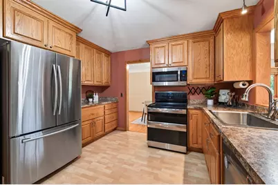 4621 Ewing Avenue N, Robbinsdale, MN 55422 - Photo 8