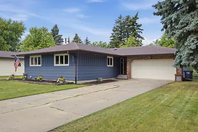 2844 Hickory Street N, Fargo, ND 58102 - Photo 2