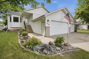 1709 33 1/2 Street S, Moorhead, MN 56560 - Photo 2