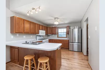 950 Oak Court, Waconia, MN 55387 - Photo 4