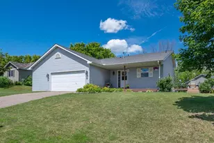 950 Oak Ct, Waconia, MN 55387 - Photo 1