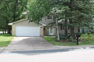 1081 Cedarwood Dr, Woodbury, MN 55125 - Photo 2