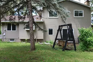 1081 Cedarwood Dr, Woodbury, MN 55125 - Photo 4