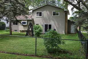 1081 Cedarwood Dr, Woodbury, MN 55125 - Photo 6