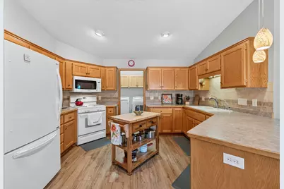 5026 Grenadier Avenue N, Oakdale, MN 55128 - Photo 14