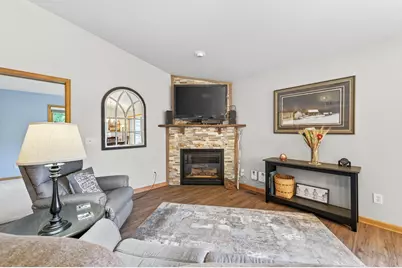 5026 Grenadier Avenue N, Oakdale, MN 55128 - Photo 8