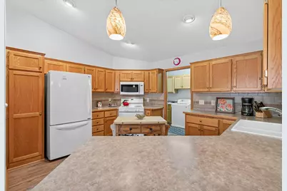 5026 Grenadier Avenue N, Oakdale, MN 55128 - Photo 18
